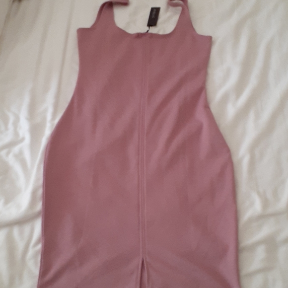 Scooped Bodycon Midi Dress - Picture 3 of 4